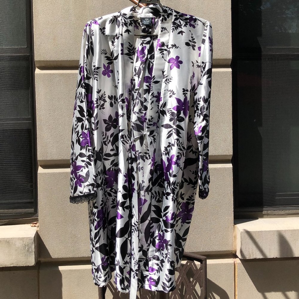 APT 9 Robe Size L